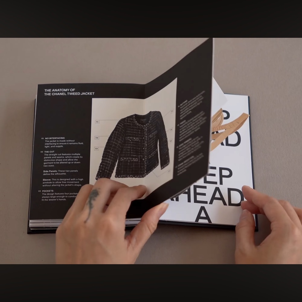 L🌺W START Pop up Chanel Book - Picture 15 of 16